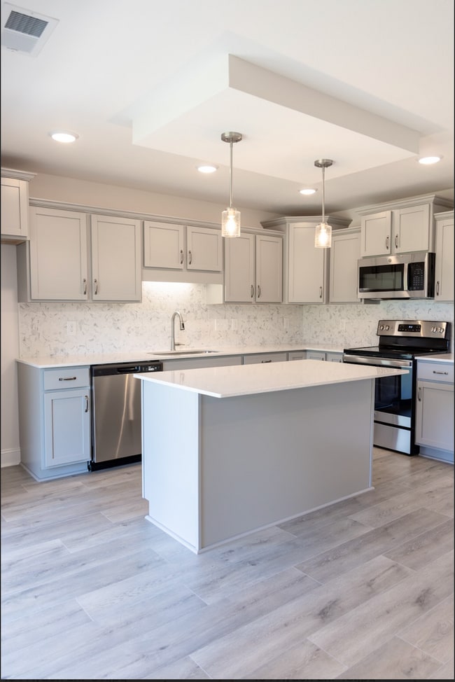 Building Photo - 484 Ayden Ln