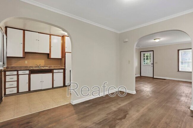 Building Photo - 53 S Burgess Ave