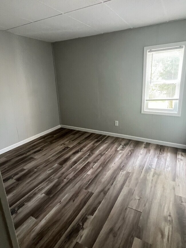 Building Photo - 3895 Oakes St SW