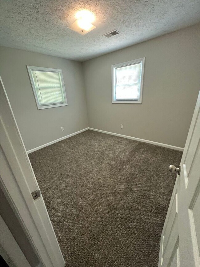 Building Photo - 4689 Cook Dr