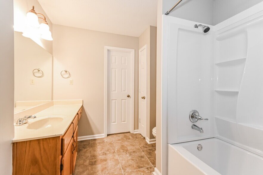 Building Photo - 6205 Liberty Estates Dr