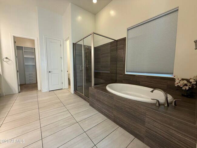 Building Photo - 2307 E Mahogany Pl