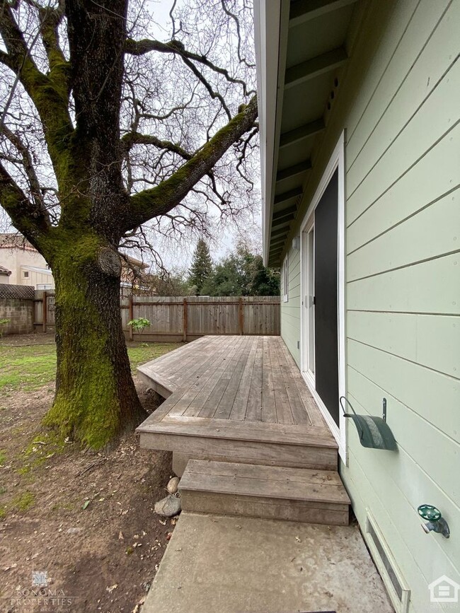 Building Photo - 1 Bedroom House on Sonoma's Westside