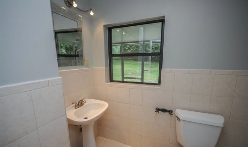 Building Photo - 194 Meridianna Dr