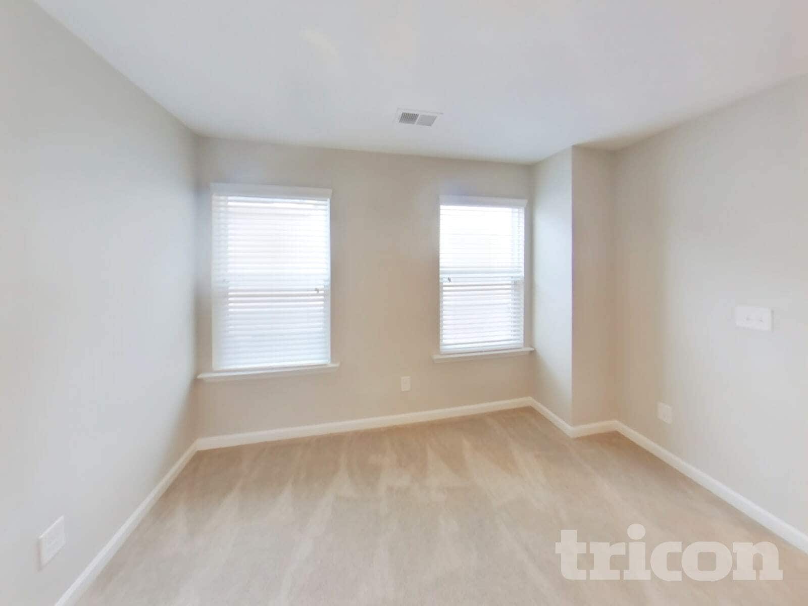 Building Photo - 2300 Shady Dr