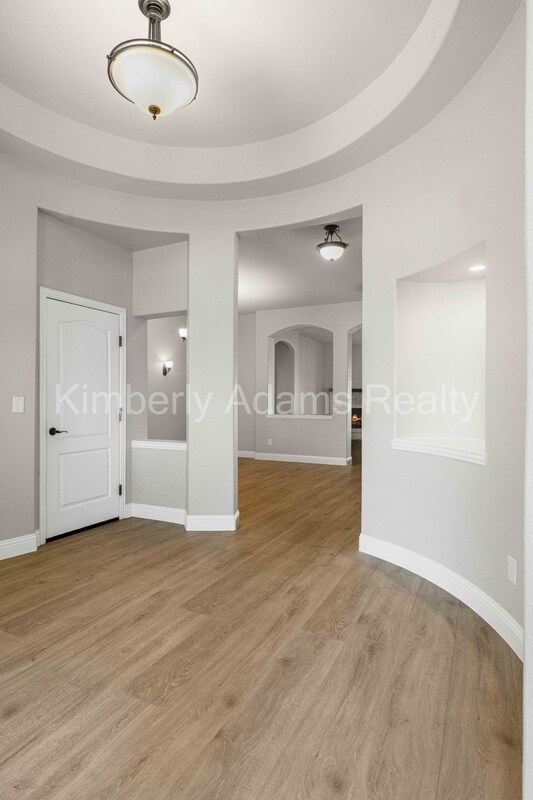 Building Photo - 213 Lariat Trail