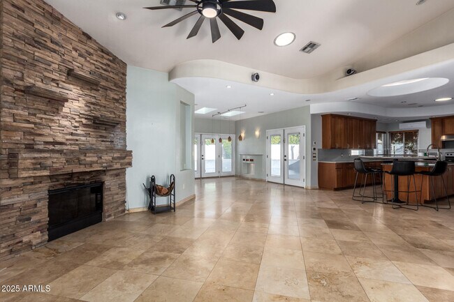 Building Photo - 4430 E Graythorn St