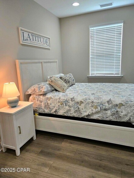 Building Photo - 8645 Weekend Dr