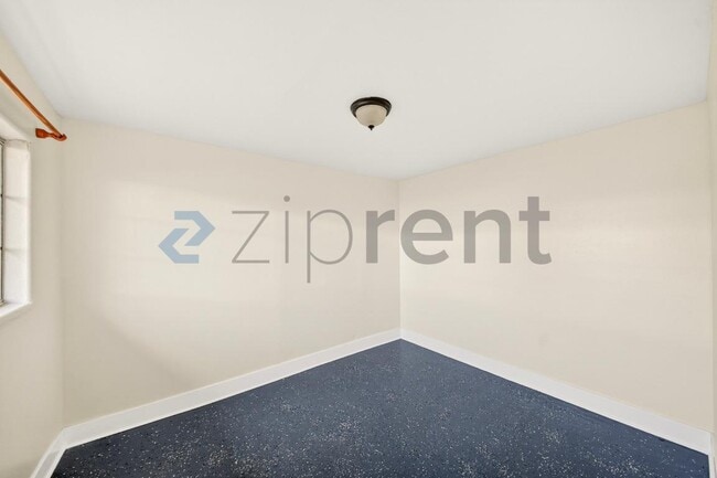 Building Photo - 12077 Sand Ave