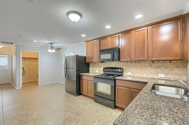 Building Photo - 10104 Deer Chase Trail