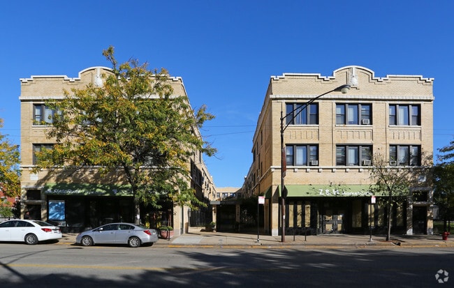 Building Photo - Maple Court