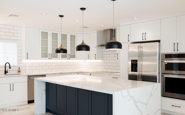 Building Photo - 6929 E Mariposa Dr