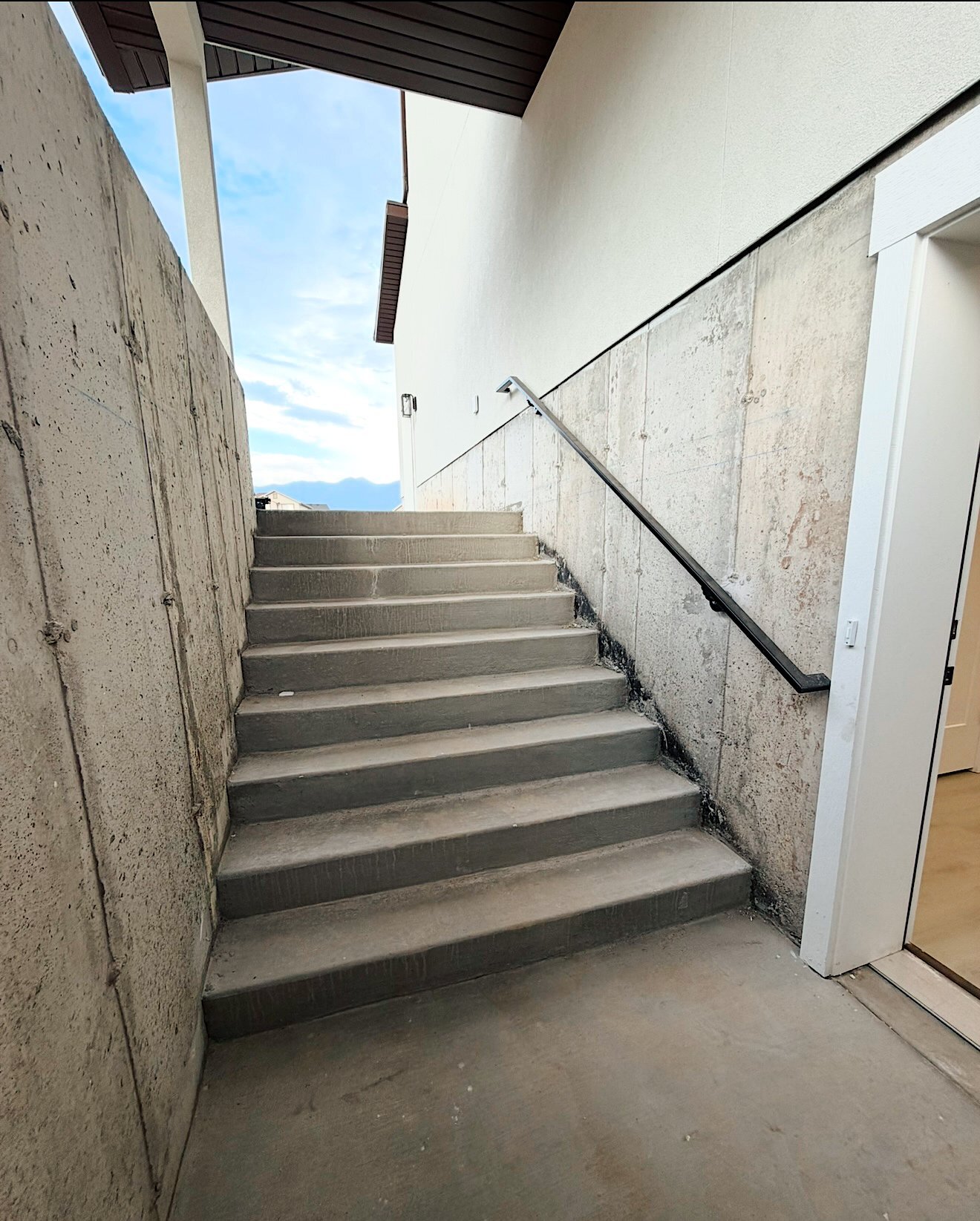Building Photo - 266 S 1400 W