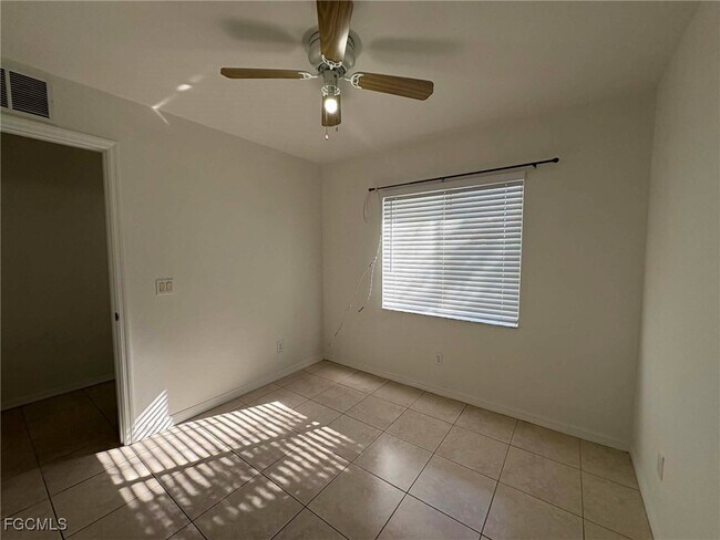 Building Photo - 1321 Diplomat Pkwy E