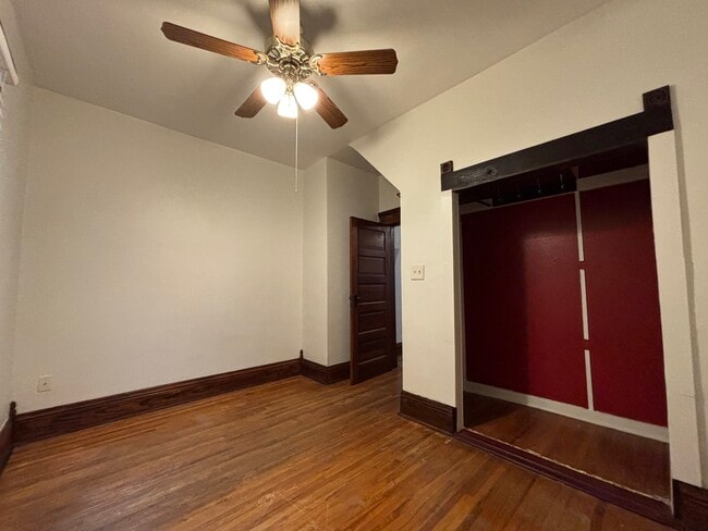 Building Photo - 116 S Maple St