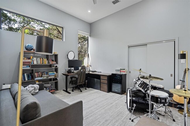 Building Photo - 1302 Socorro Dr