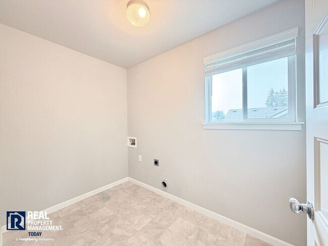 Building Photo - 909 161st St Ct E