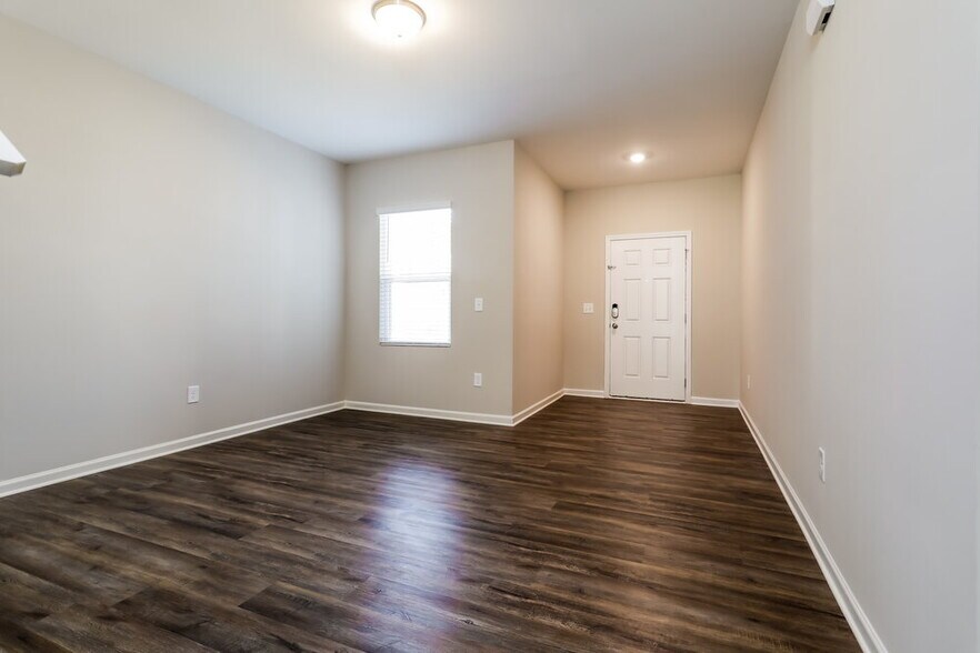 Building Photo - 3770 Place Dr