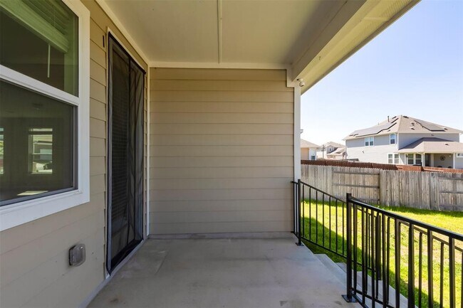 Building Photo - 113 Riverhill Dr