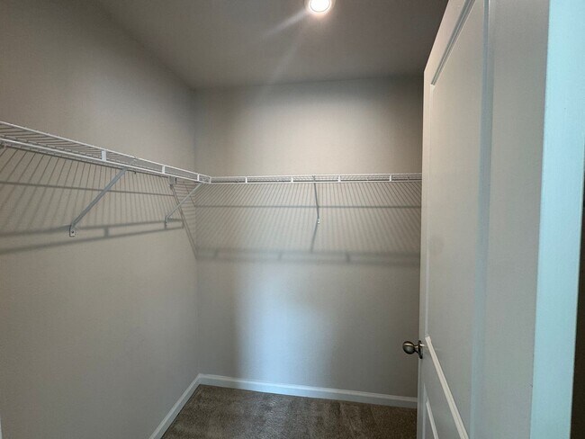 Building Photo - Ready Now: Panther Creek Two-Story Single Family Home