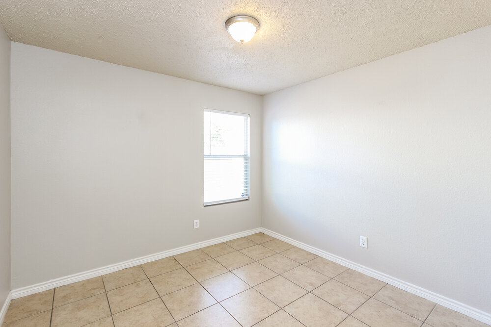 Building Photo - 4812 Waterford Dr