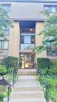 Building Photo - 5180 Maris Ave