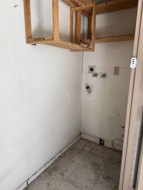 Building Photo - 7069 Russan Ln