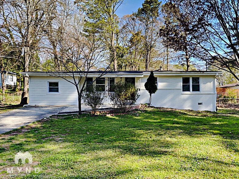 Primary Photo - 682 Milford Dr SW