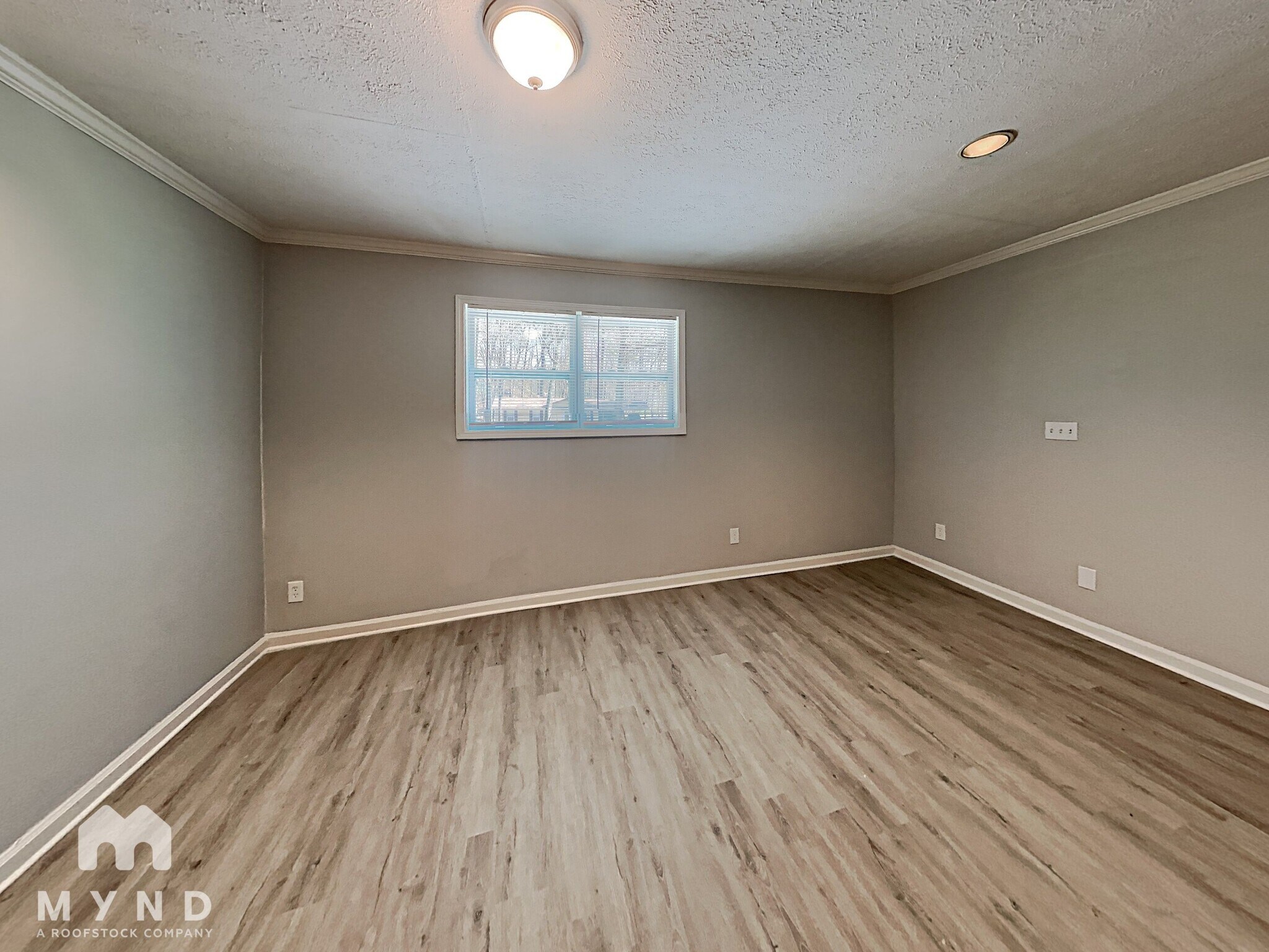 Building Photo - 8989 Leaf Ln