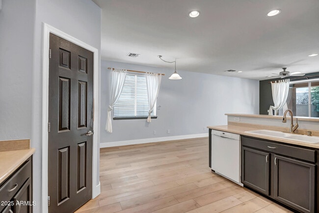 Building Photo - 4512 W Stoneman Dr