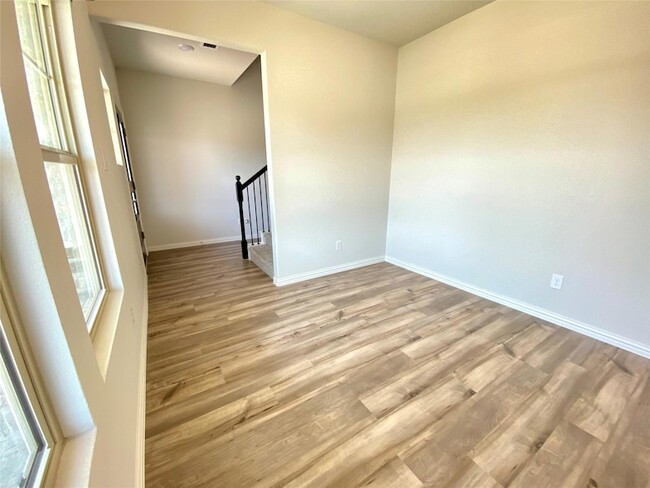 Building Photo - 1800 Canyon Ln