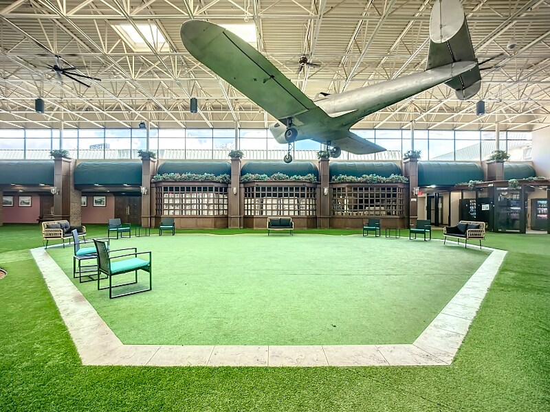 Building Photo - 910 Suemac Rd