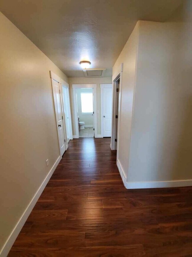Building Photo - 1049 Quarry View Way