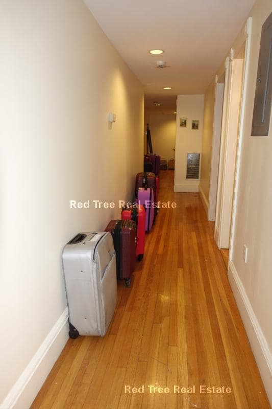 Building Photo - 12 Dean Rd