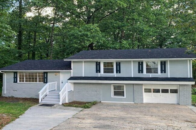Building Photo - Fantastic 4bd/3ba home! Let yourself in!
