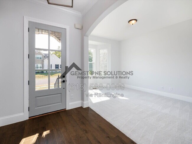 Building Photo - 631 Silva Ln