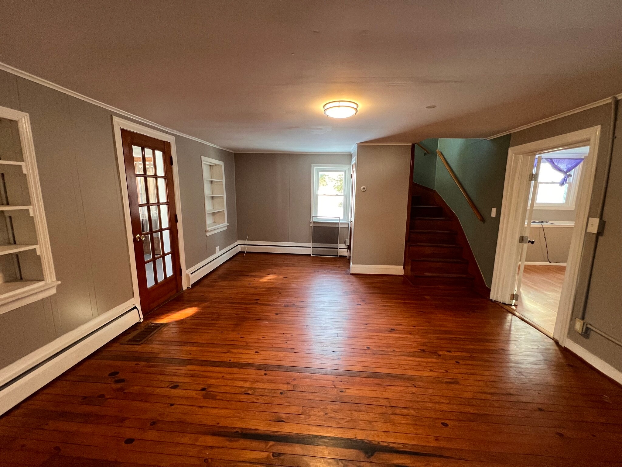 Front entry room - 4855 Sandy Point Rd