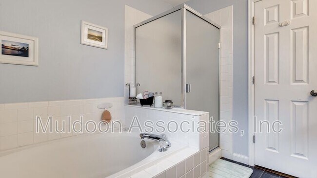 Building Photo - 4844 Little London Dr