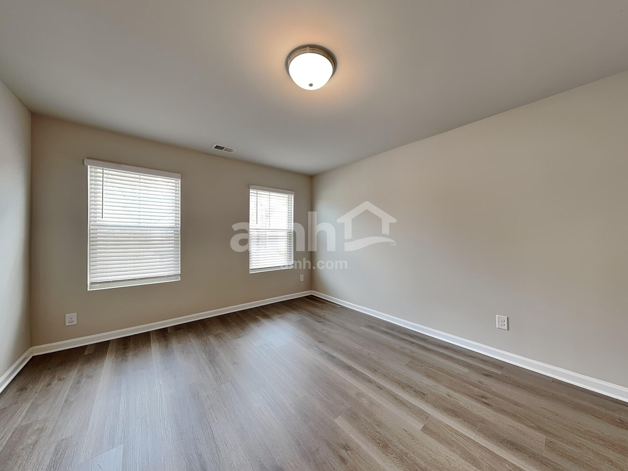 Building Photo - 222 N Fortune Way