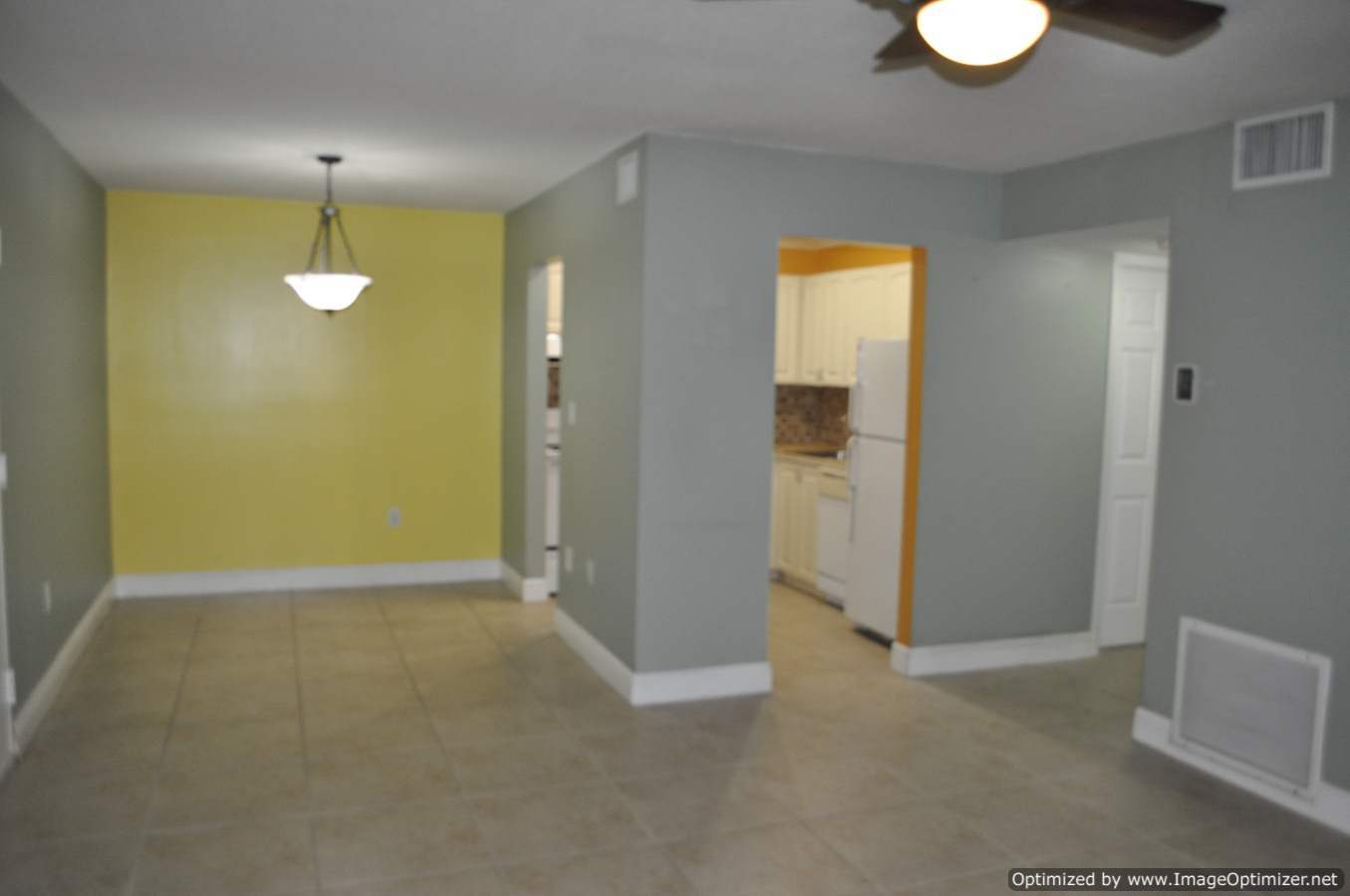 Building Photo - 10413 N Kendall Dr