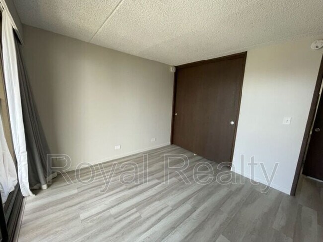 Building Photo - 411 Hobron Ln
