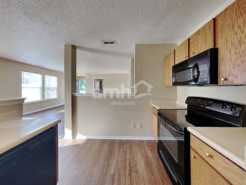 Building Photo - 12627 Justice Xing