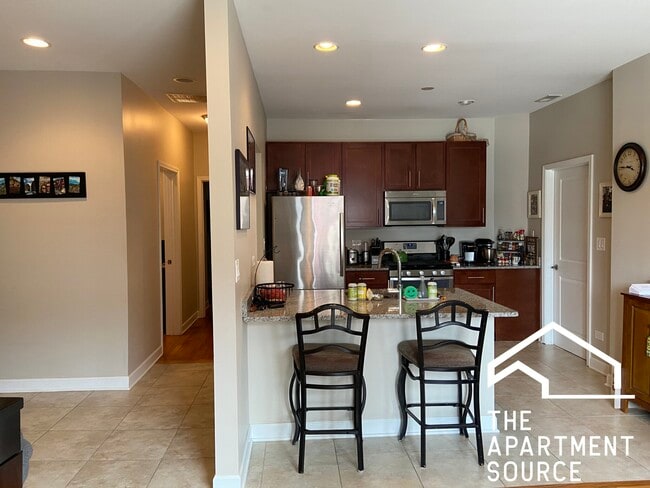 Building Photo - 1811 N Clybourn Ave