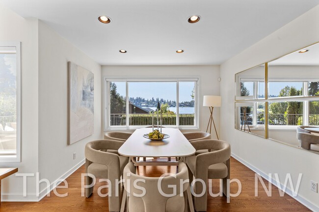 Building Photo - Stunning 3 Story Kirkland Water View Home ...
