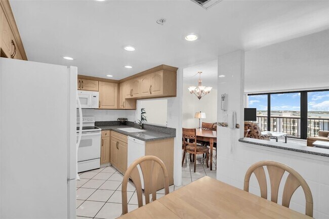 Building Photo - 400 Island Way