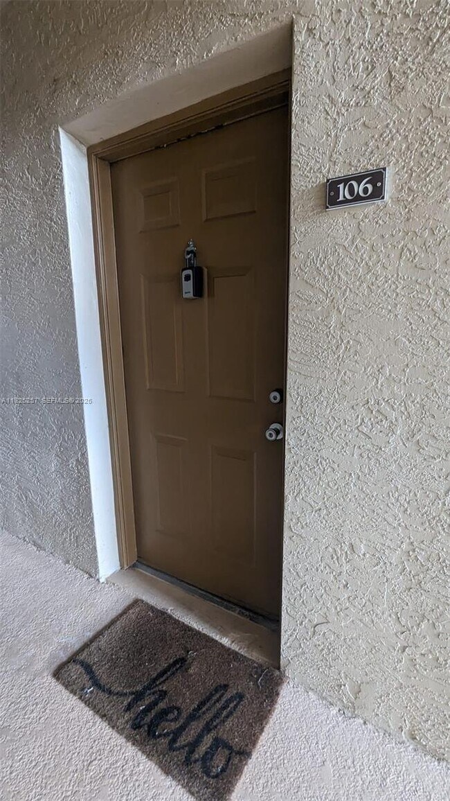 Building Photo - 160 SW 117th Terrace