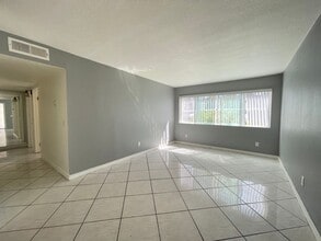 Building Photo - Spacious 2 Bed/ 1 Bath For Rent in Otay Mesa West Avail NOW!