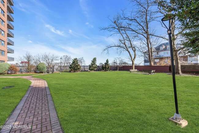 Building Photo - 10 Ocean Blvd