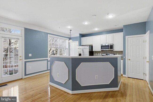 Building Photo - 2454 Curie Ct