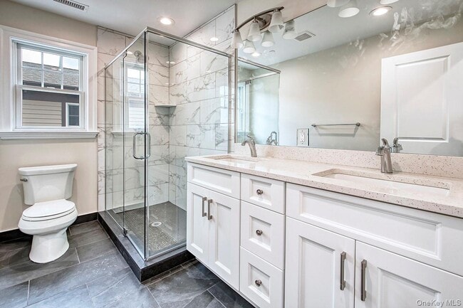 Building Photo - 113 Gainsborg Ave E